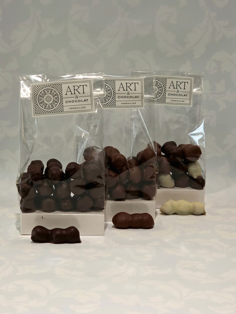 3 sachets de noisettes caramélisé et chocolats