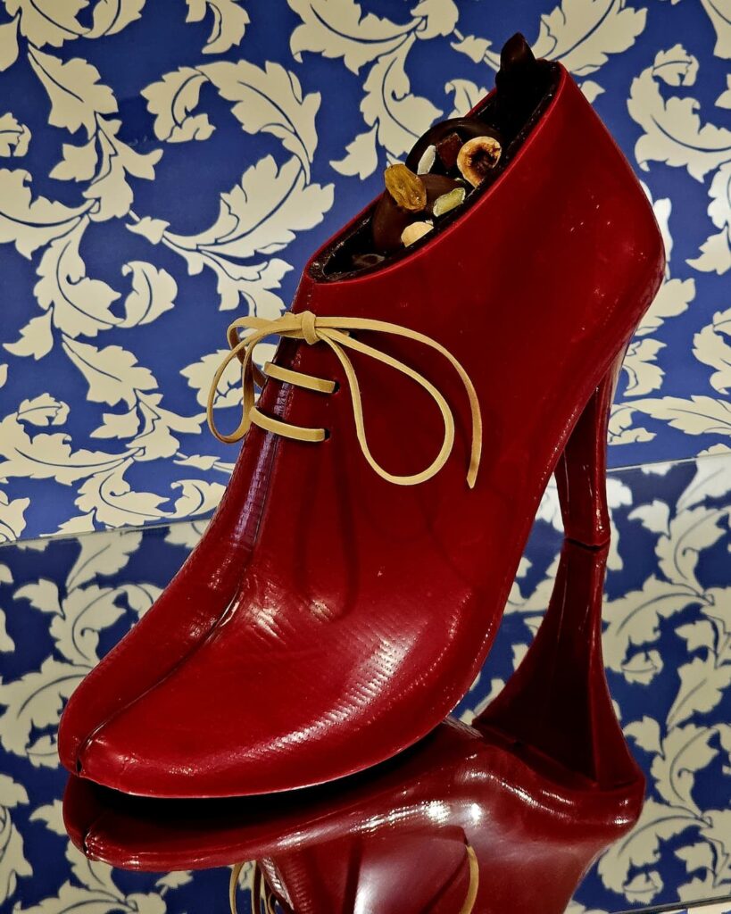 Chaussure rouge de Richelieu