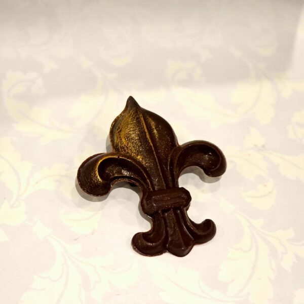 Fleur de Lys en chocolat, et dorure