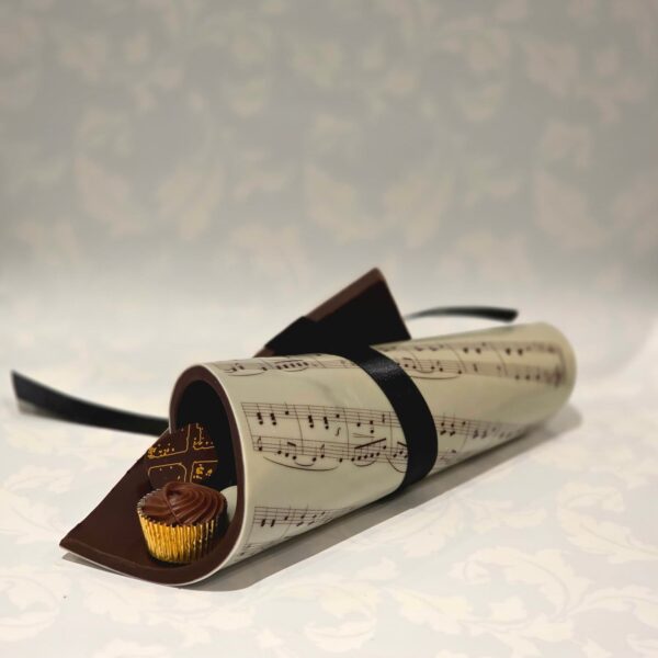 Partition de musique en chocolat de dos