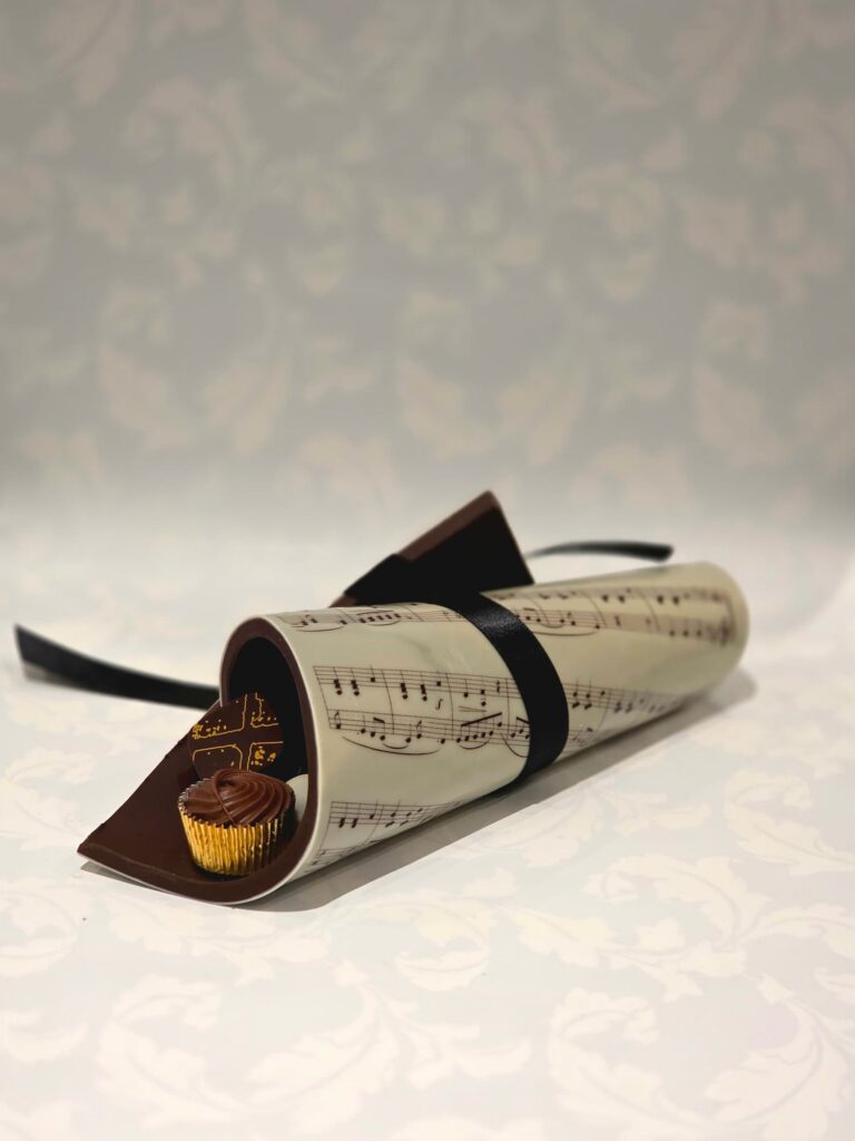 Partition de musique en chocolat de dos