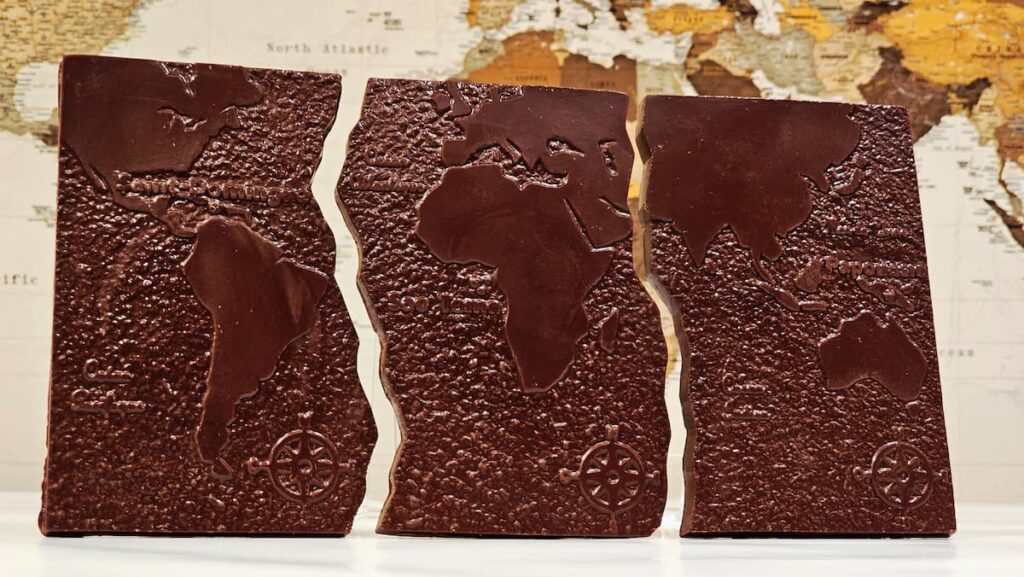 3 tablettes pur origine, formant la carte du monde