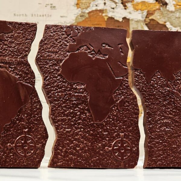 3 tablettes pur origine, formant la carte du monde