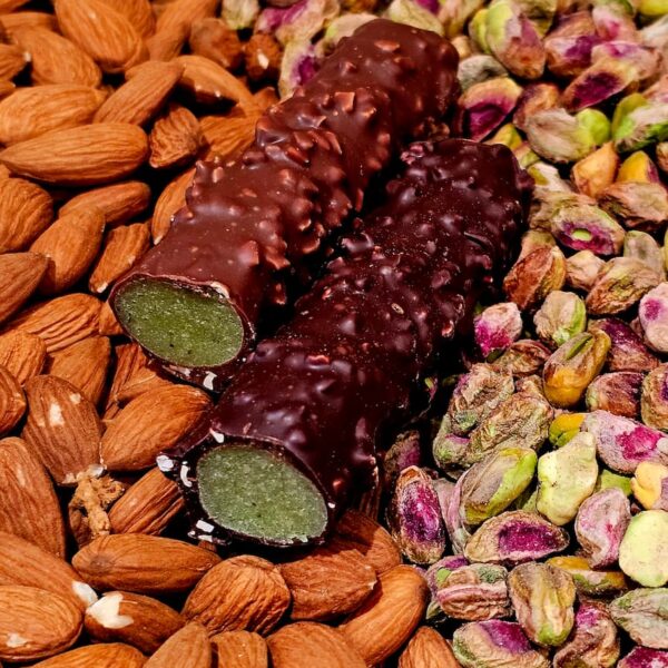 Paire de buchettes pâte d'amande pistache